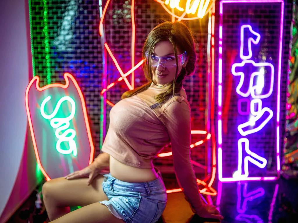 AnaHemsworth — I like sensual people. Open Your heart if You`d like to. On the other hand I can blow Your mind away.