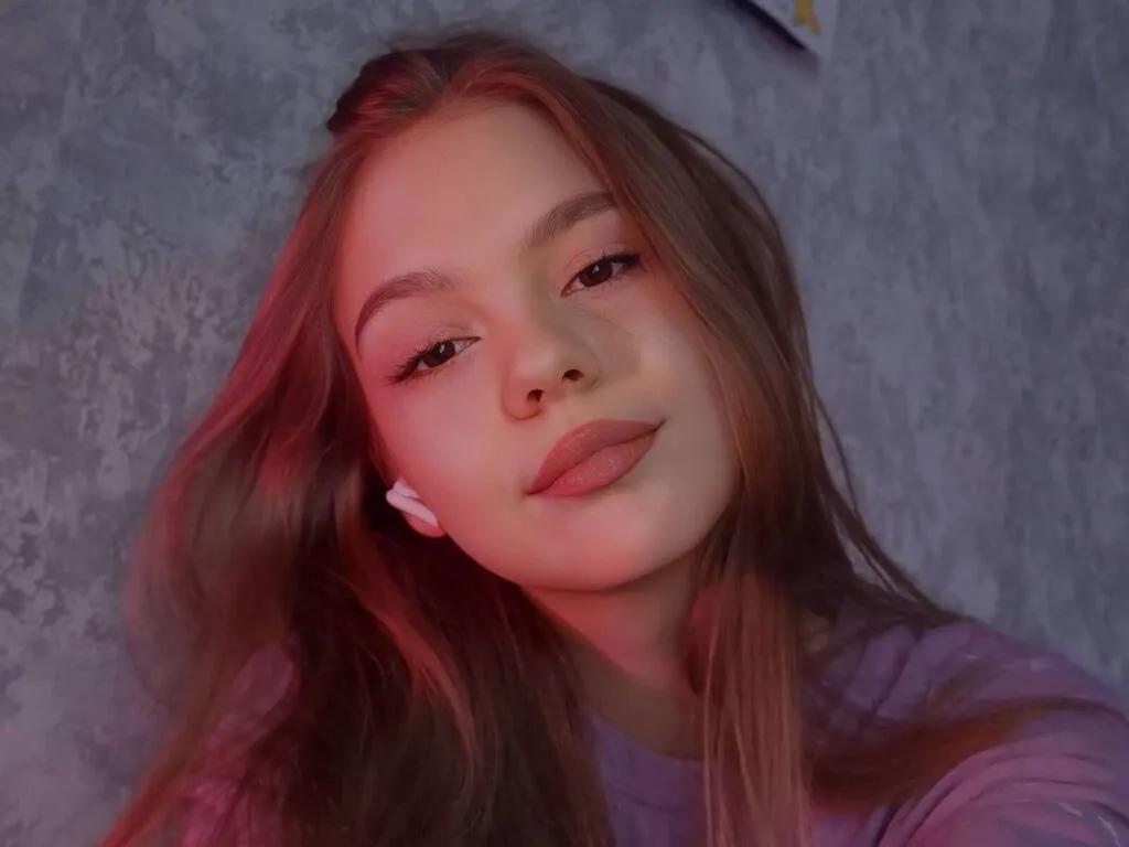 ArleanWerling — I'm obsessed with long walks, cute music, shopping trips, drawing random magical things, doing makeup for fun, and sipping warm tea when the world feels too loud. I'm all about the little moments.