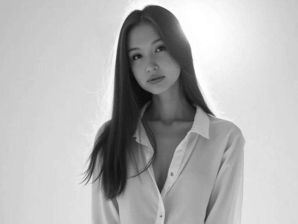 AstridManning — Sweet words, playful teasing, and men who know how to keep me blushing