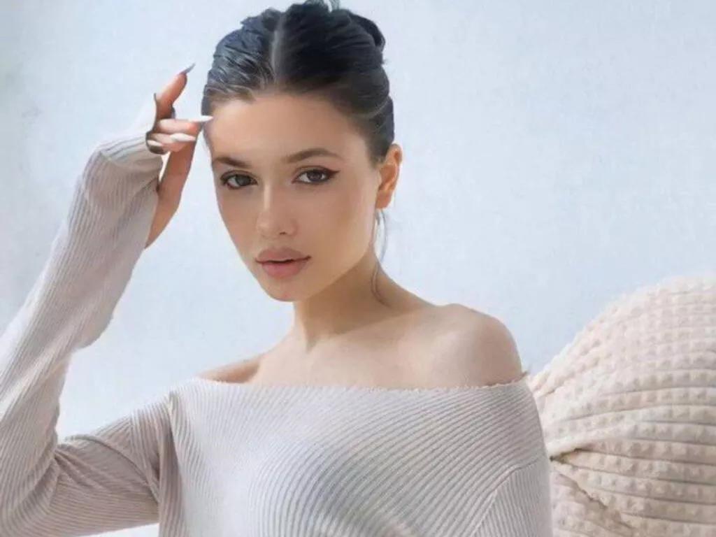 EdytGoreham — I am madly in love with people who can be the first to start a dialogue, because mutual energy should flow through us. I appreciate people who keep their word and do not throw them to the wind.