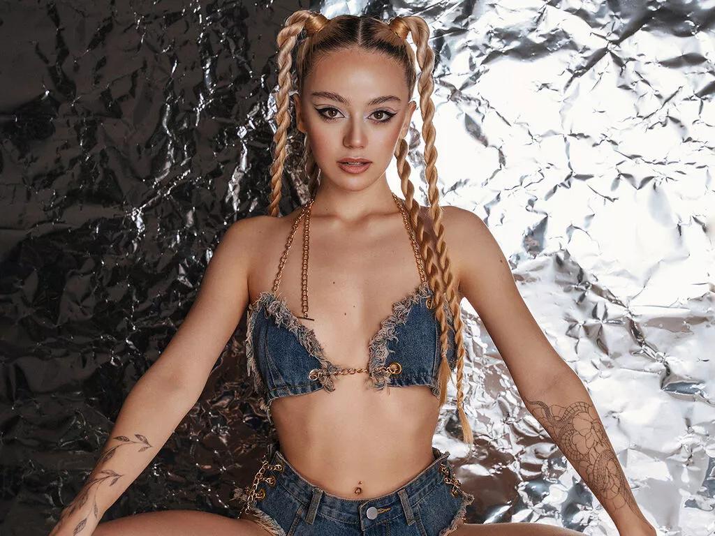 EstellaRichmond — I love it when they start being gentle with me and accelerate to their maximum speed! When I feel you even from a distance, when I feel you next to me! Use my desires for pleasure! I love being controlled and played with a toy.