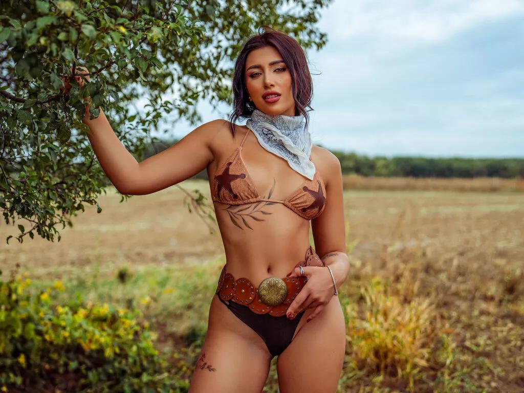 Kaylee — I love getting lost in a painting, chasing the perfect light with my camera, and breathing in the silence at the top of a mountain.