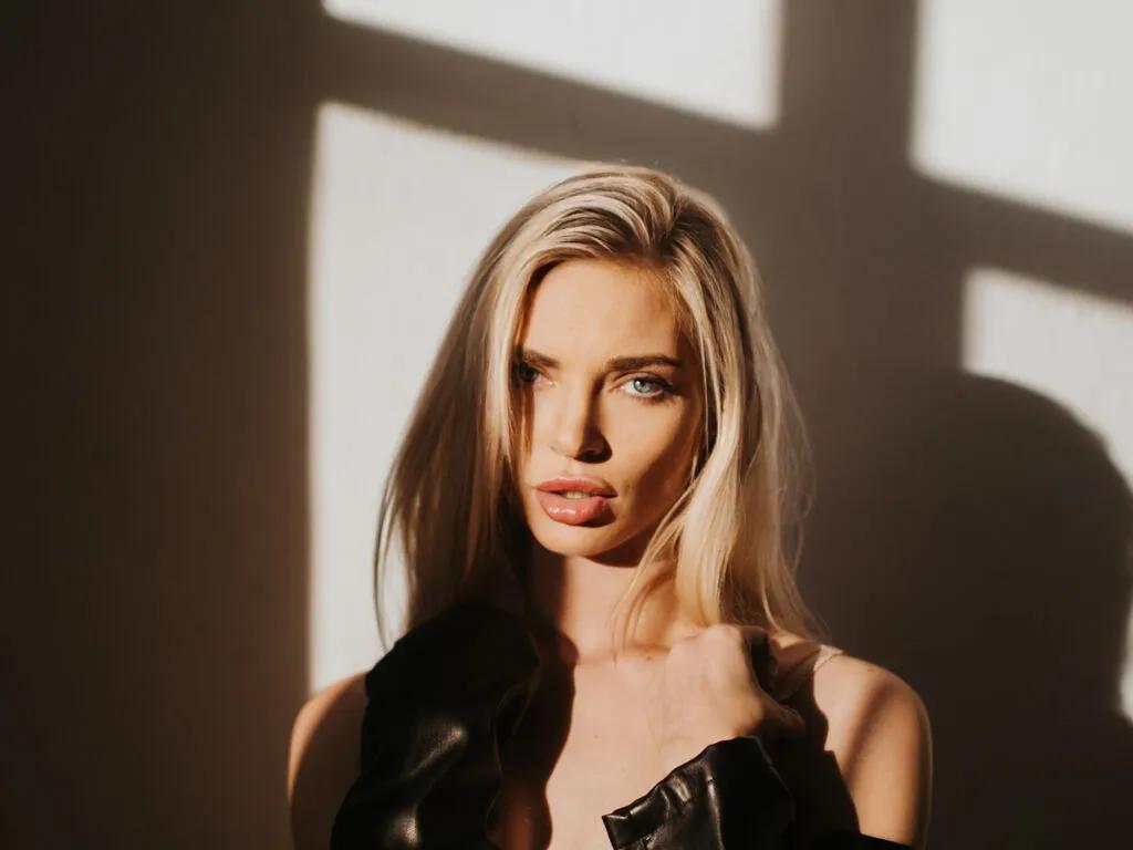 LanaSharapova on LiveJasmin