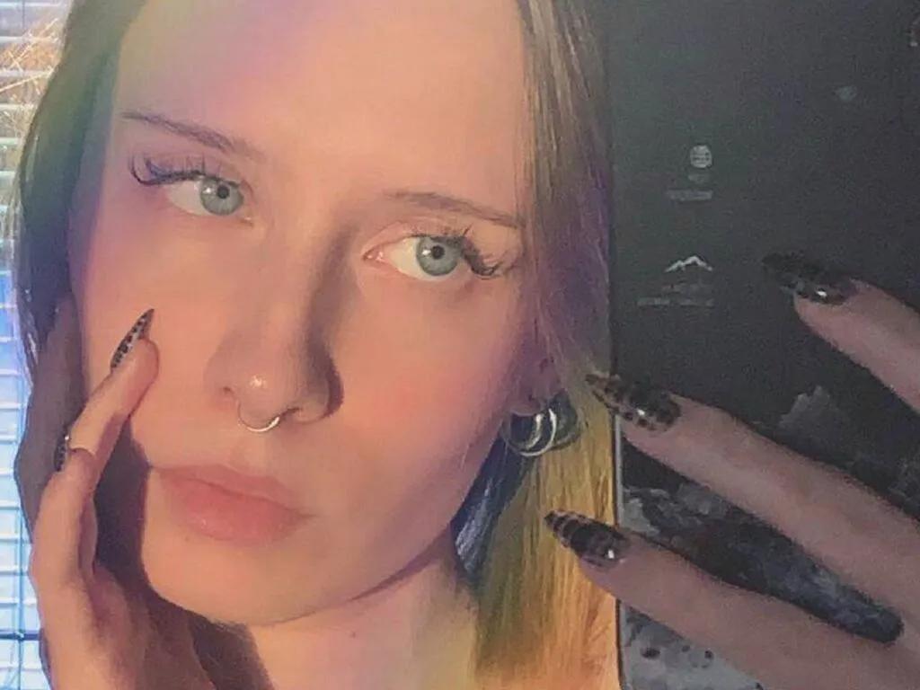 LeonilaSeedorf — I love deep conversations, good music, and late-night laughs. I'm into positive vibes, respectful energy, and people who know how to make me smile. I enjoy dressing up, dancing to my favorite songs, and exploring new fantasies in a safe, fun space....