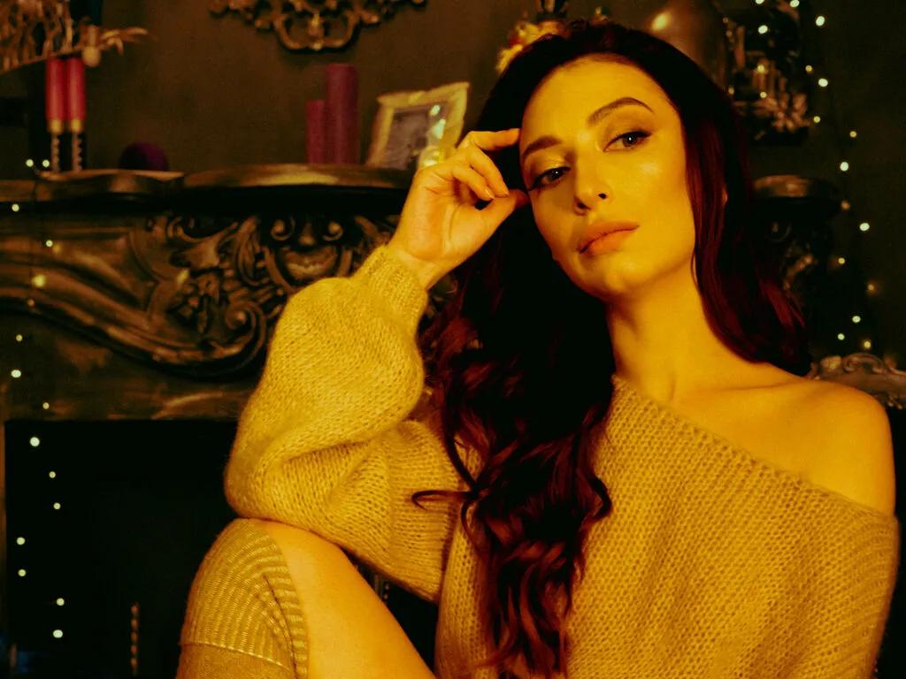 LucyStrike — I like open minded people, since I am very open minded too! Show me your real self