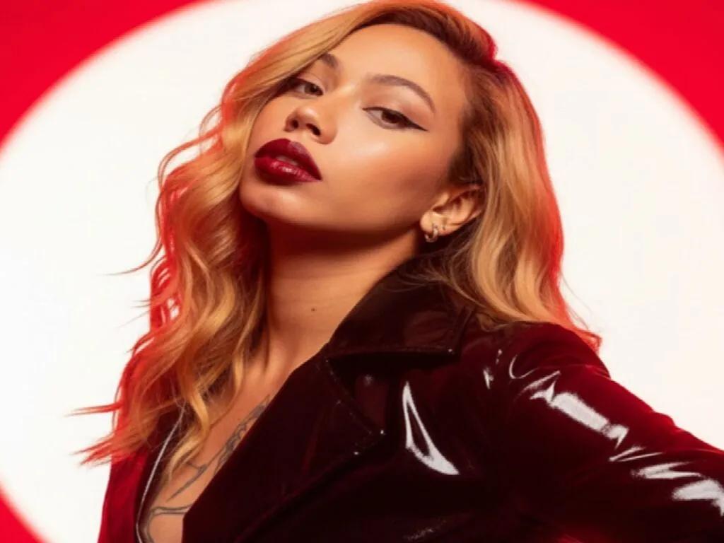 MariaNoir — I love elegance, good manners, and men who know how to make a woman feel special. I enjoy deep conversations, sensual energy, luxury, and slow moments that build real connection. A glass of wine, eye contact, and a spark of chemistry --- that's...