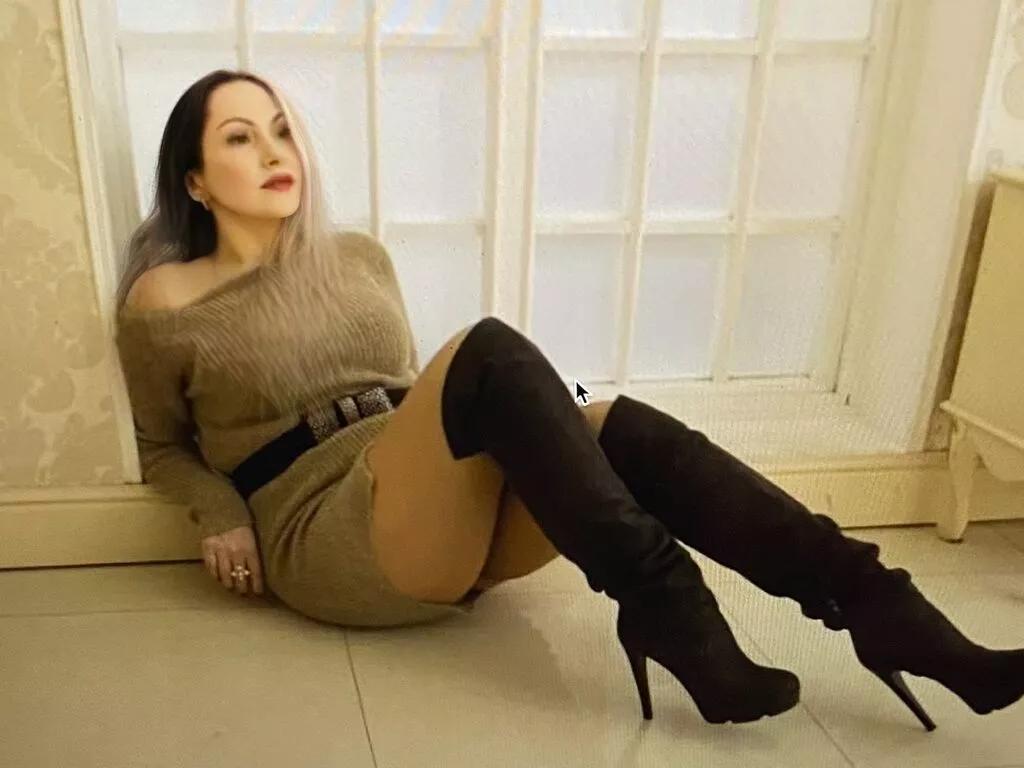 Renelce — A beautiful girl with large erect breasts of the four size, I love deep throat blowjob, anal sex in my elastic ass , kuni and classic in my different poses , role - playing games, there is a strap on. 