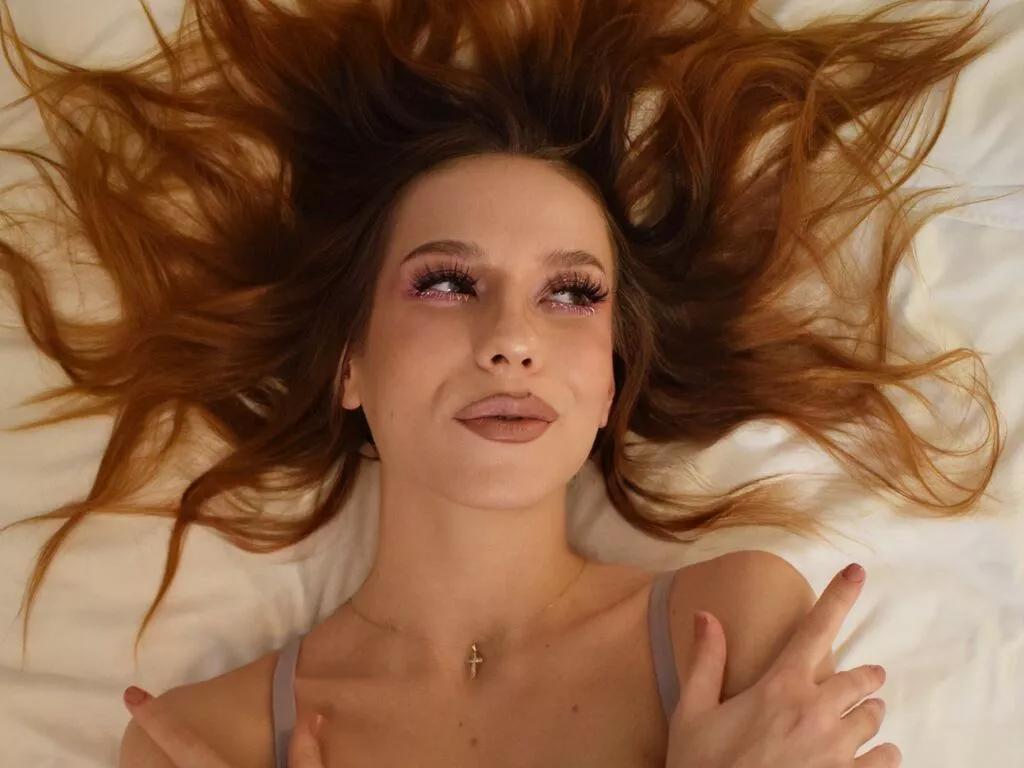 SableLips on LiveJasmin