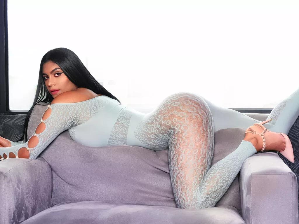 SaraLennox — I like to run outdoors and train in the gym