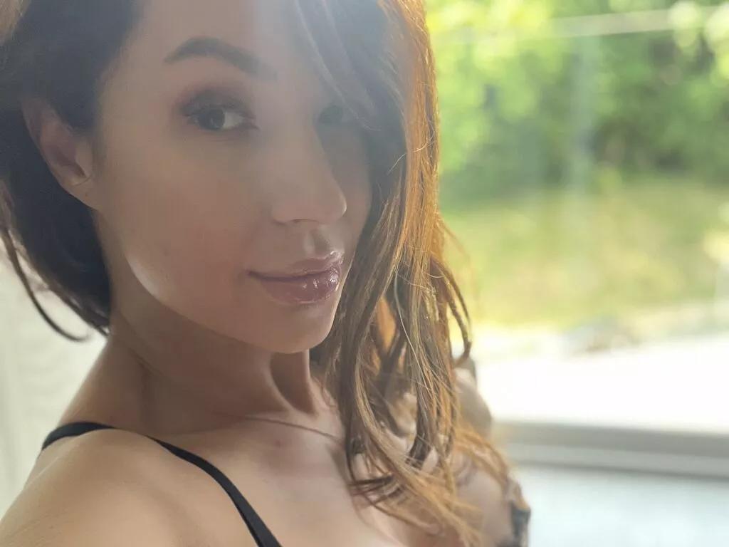 SelenaIvy — Smart men with charm and great imagination, kind, patient and with sense of humor.