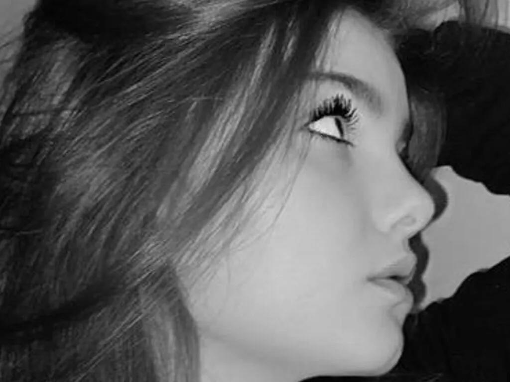 StephanieMiller — I love surprises, gifts, I love fresh flowers, I love it when people give me compliments and talk to me heart to heart, I really love sweets, I love generous and positive men)