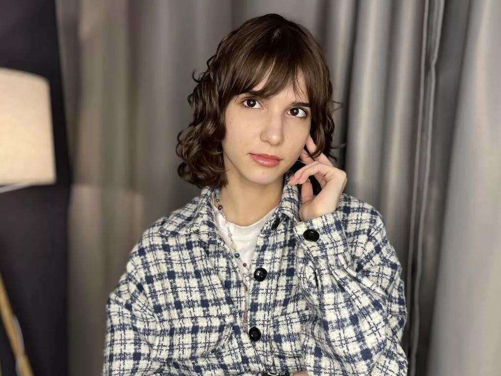 TheaDaffin — i love music and photography, capturing moments that captivate.
