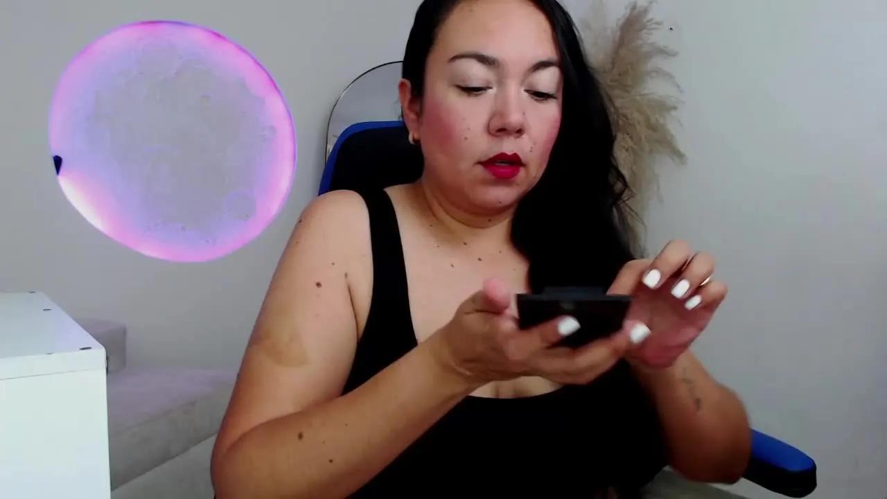 Aaliyah_cute on Streamray 