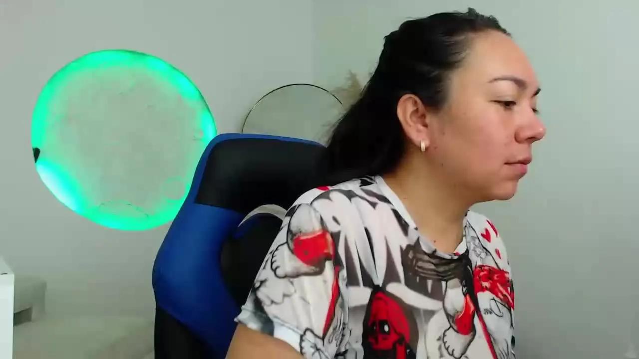 Aaliyah_cute on Streamray 