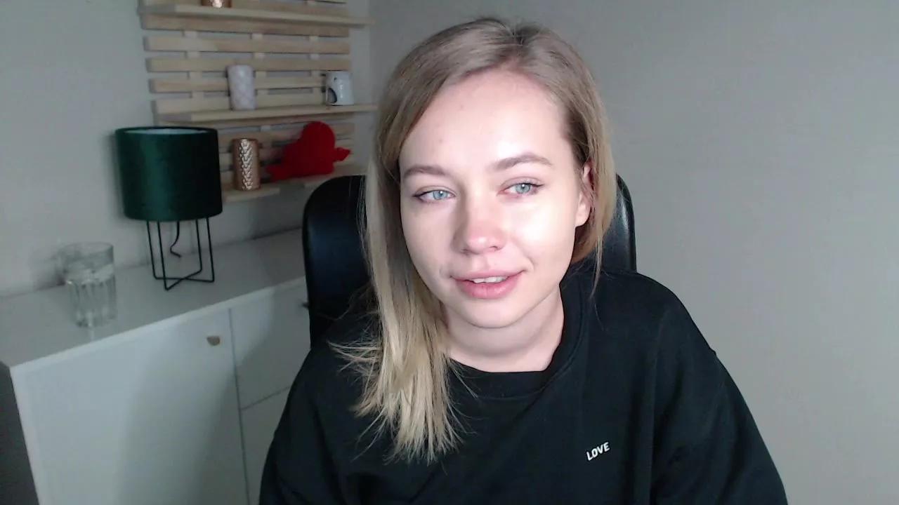 bambiHOLLY on Streamray 