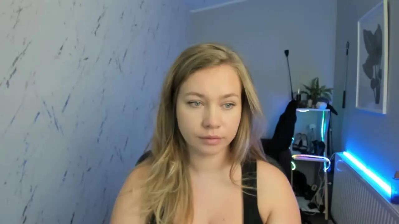 bambiHOLLY on Streamray 