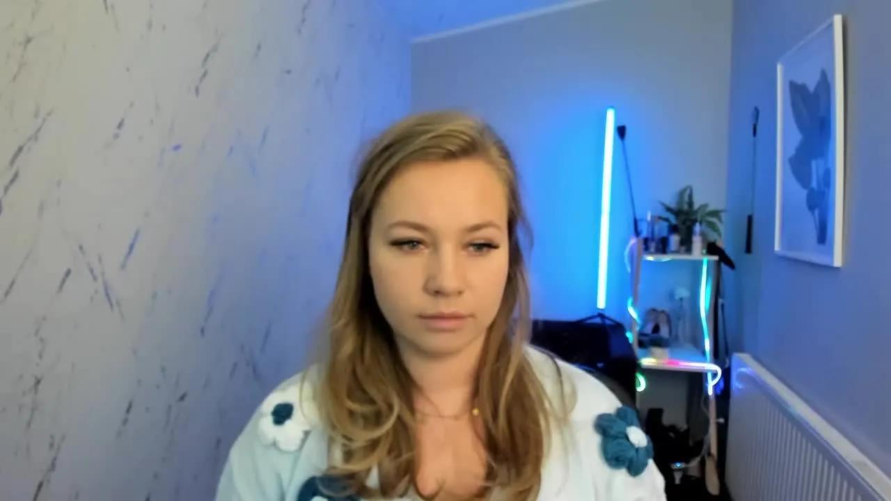 bambiHOLLY on Streamray 