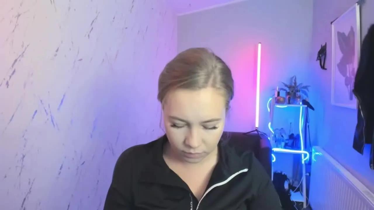 bambiHOLLY on Streamray 