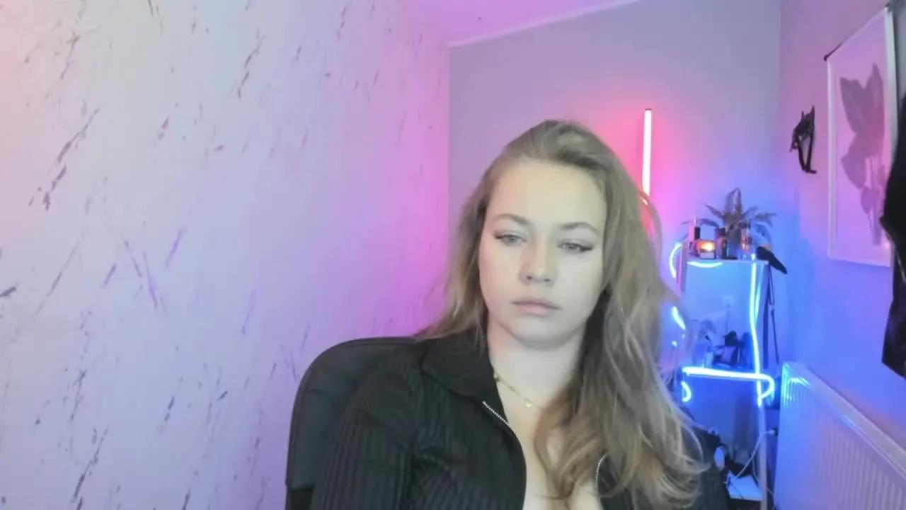 bambiHOLLY on Streamray 