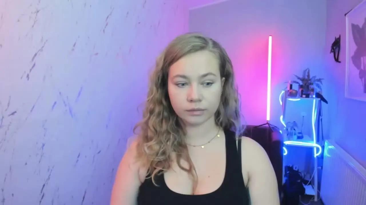 bambiHOLLY on Streamray 