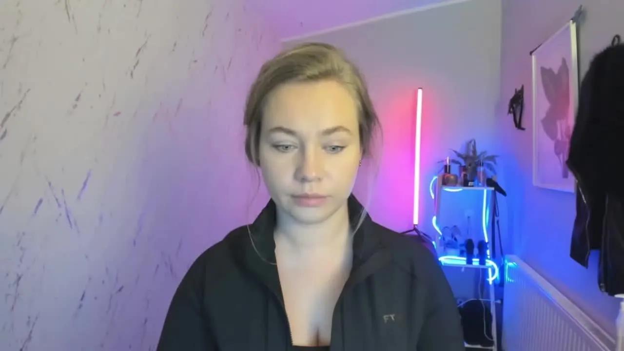 bambiHOLLY on Streamray 