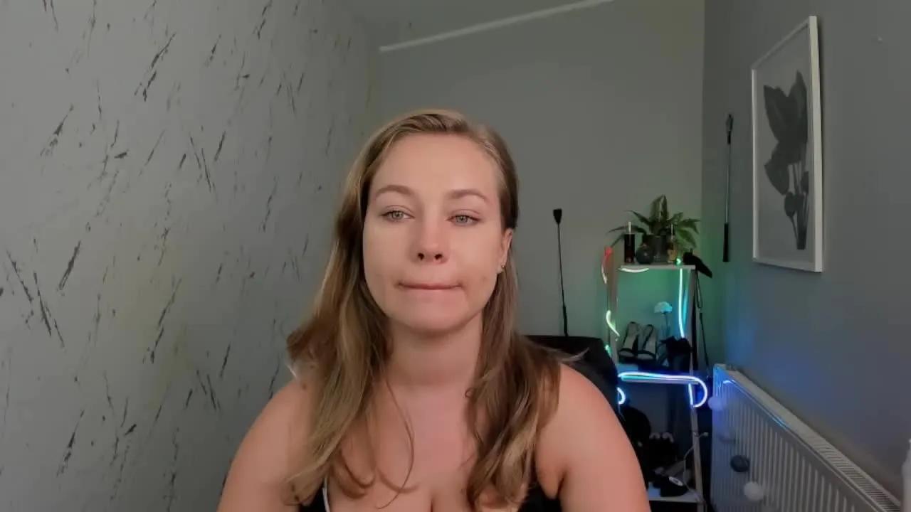 bambiHOLLY on Streamray 