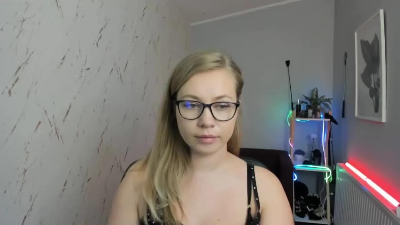 bambiHOLLY on Streamray 