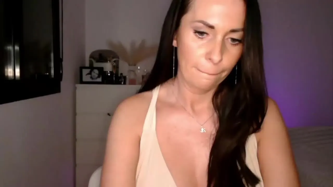 Offline BIANCAunique on Streamray