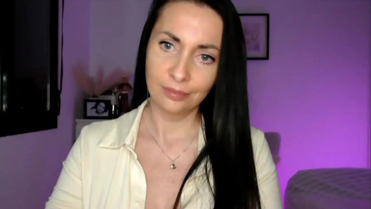 Offline BIANCAunique on Streamray