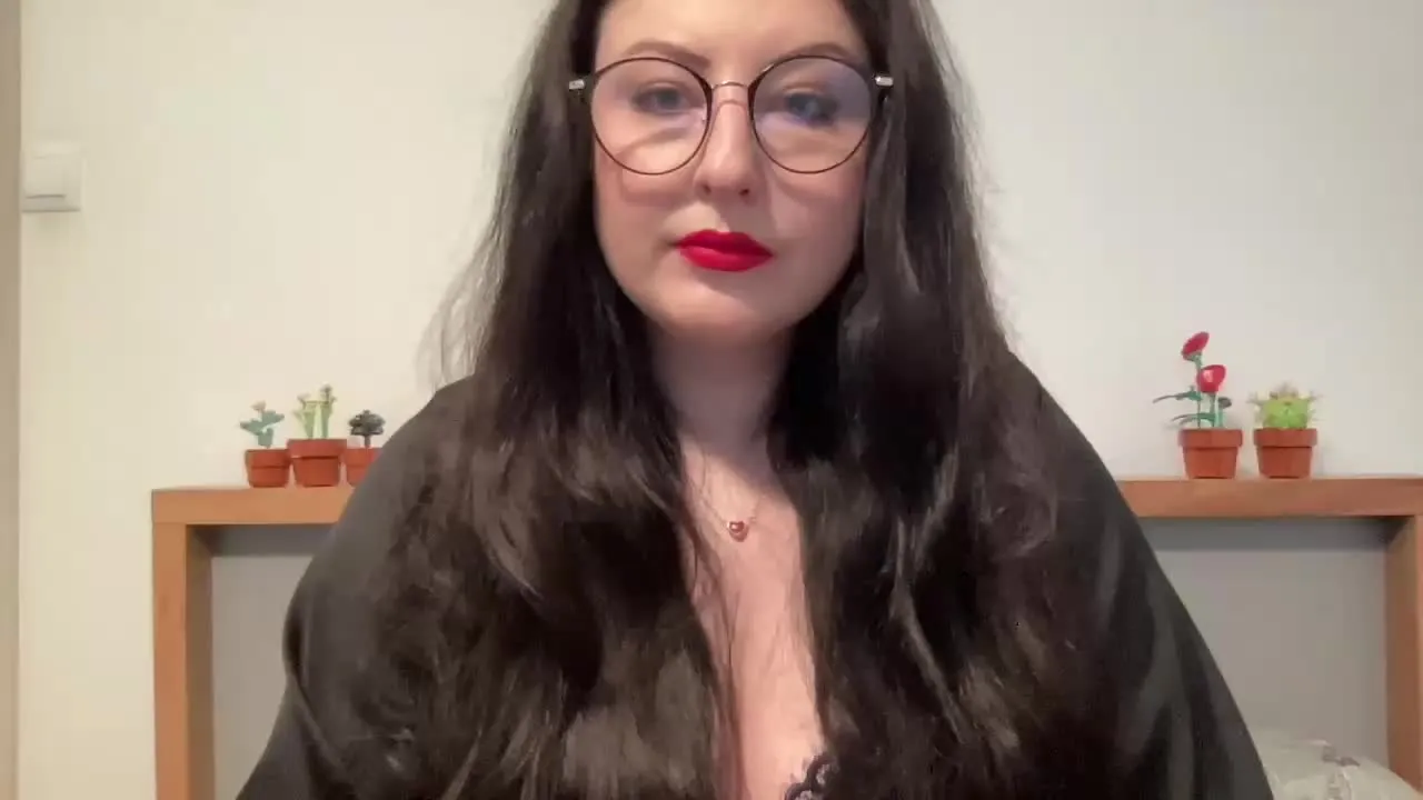 Offline DorothyCute on Streamray