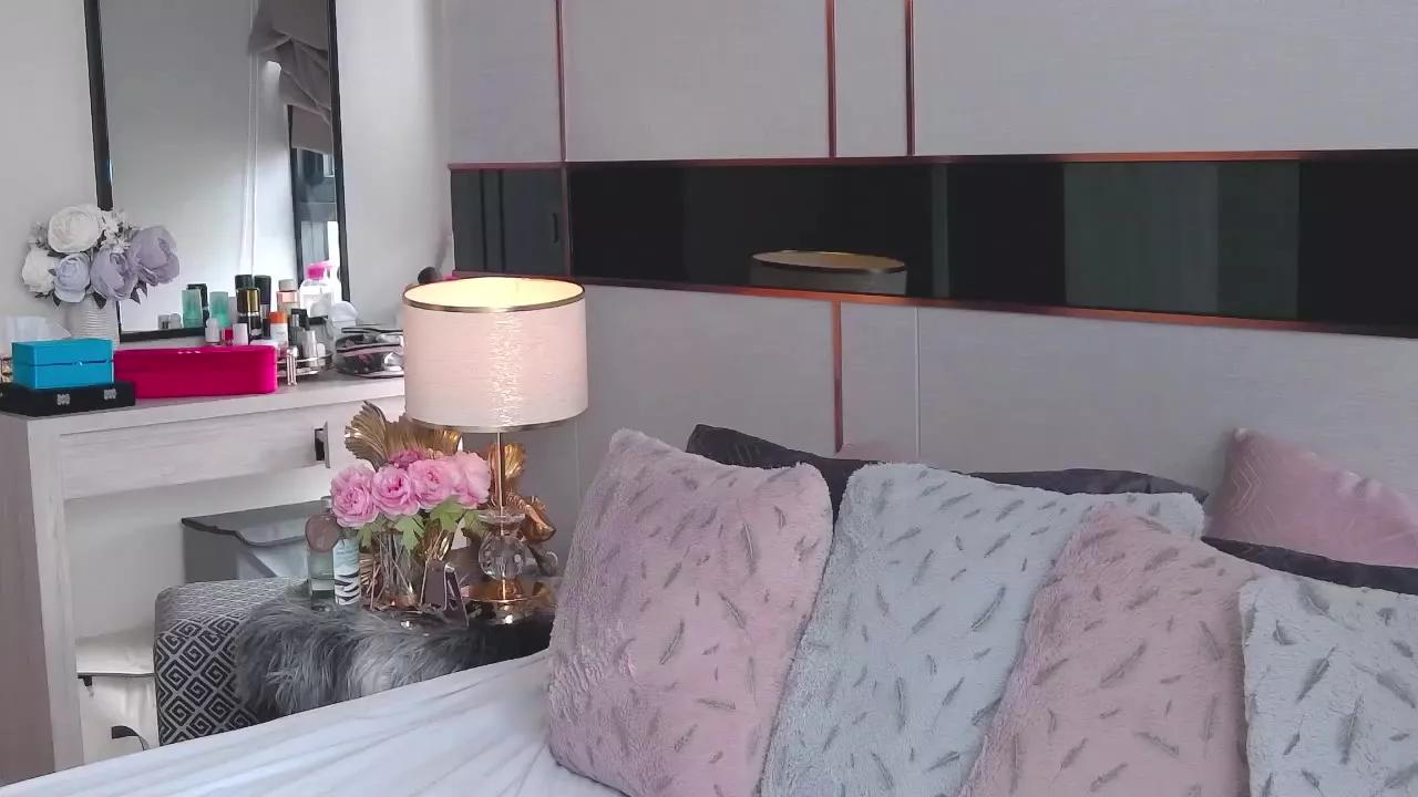 KinkiNicoleCummings on Streamray 