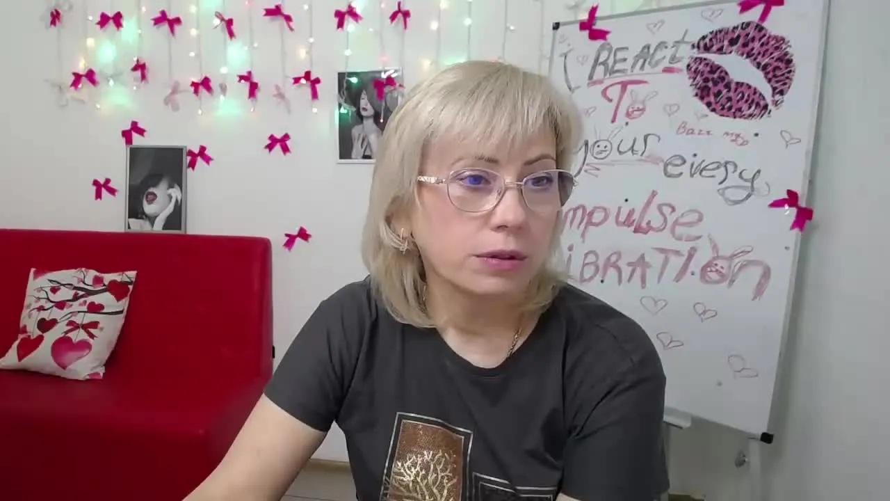 Offline LaurennWishyy on Streamray