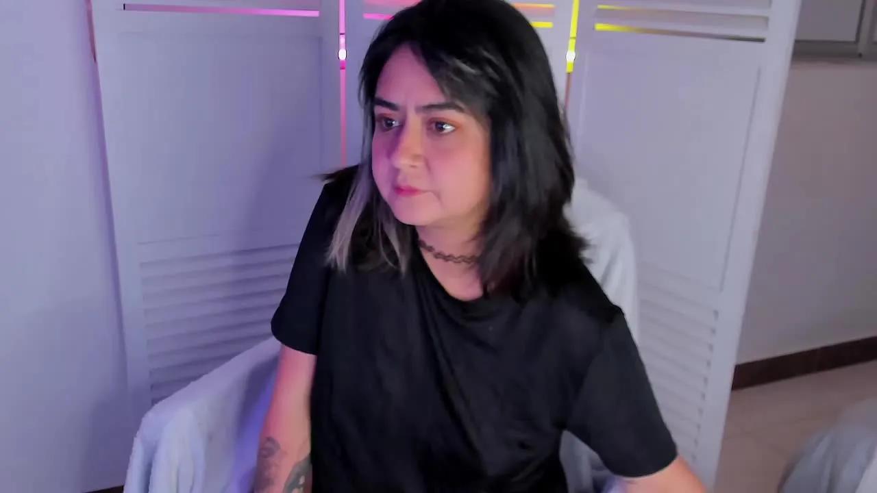 LylaVixxenn on Streamray 