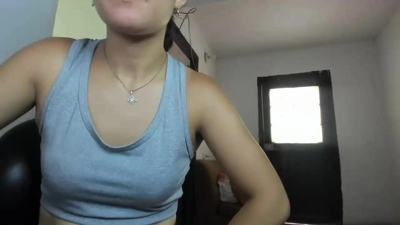 MarianaRabit — Freechat on Streamray