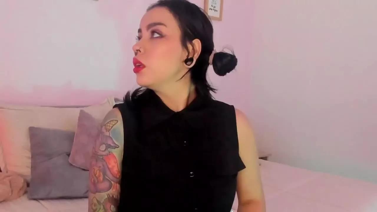 Succubus_Dolly on Streamray 