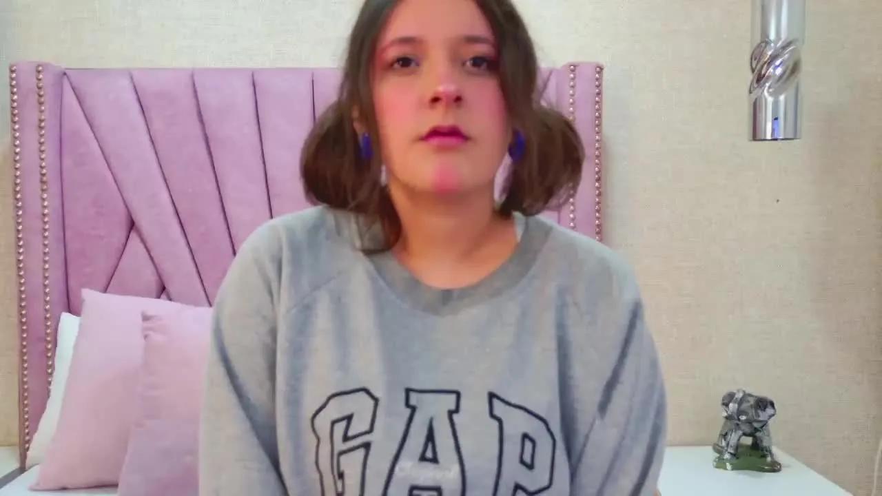 ZoeyLuxe — Freechat on Streamray