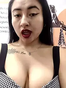 Offline _Sarah-Office1 on StripChat