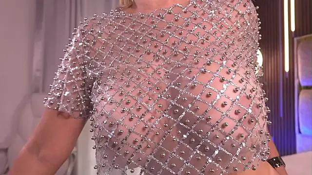 alicia_xoxo — NAKED OIL BODY