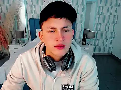 Axel_savage — Lift your shirt 