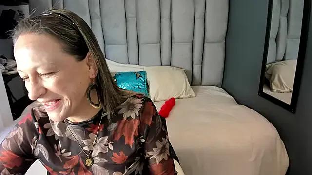 Charlot_milf — OILED ASS + GREAT ANAL SHOW