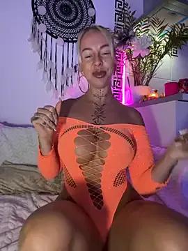 CheekyChels — get both boobs out and play 