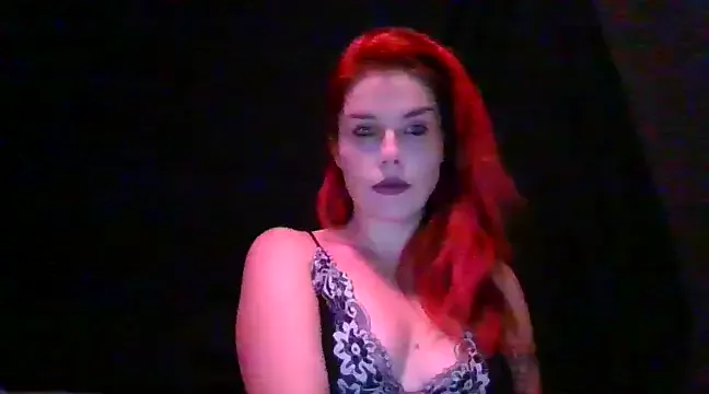 Offline CristinaDeLuxe on StripChat