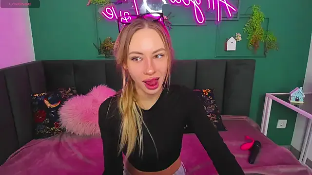 Offline Diana_Garrett on StripChat