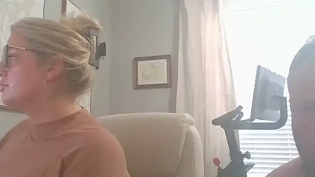 Offline docmilf12 on StripChat