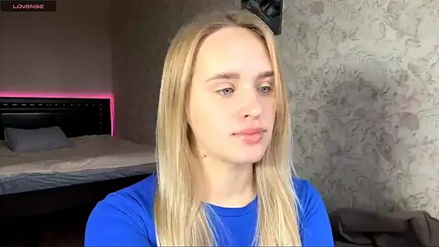 ElisabetLorney — tease with short <3