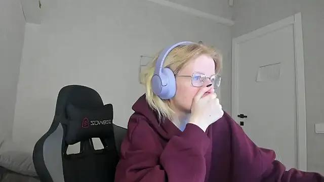 ElizabethHarpper — show belly