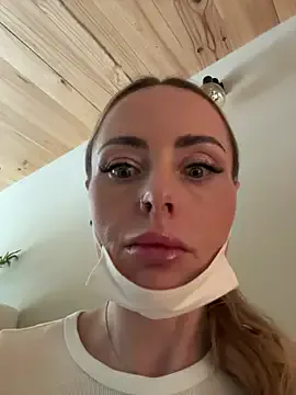 Offline EmaSalis on StripChat