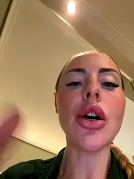 Offline EmaSalis on StripChat