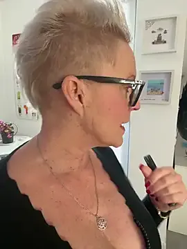 Offline German_Milf on StripChat