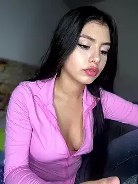 Offline hurrem_18 on StripChat